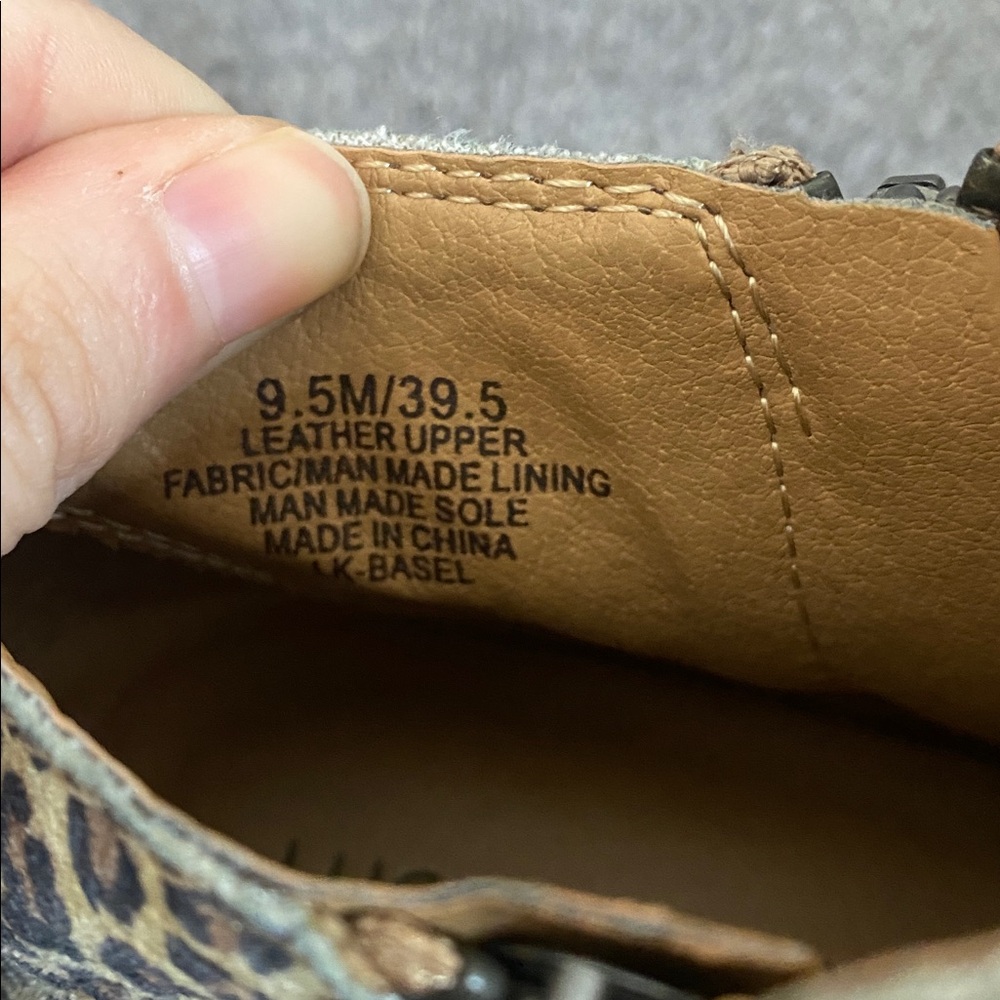 🛍️Lucky Brand Leopard printed booties! - Picture 5 of 7